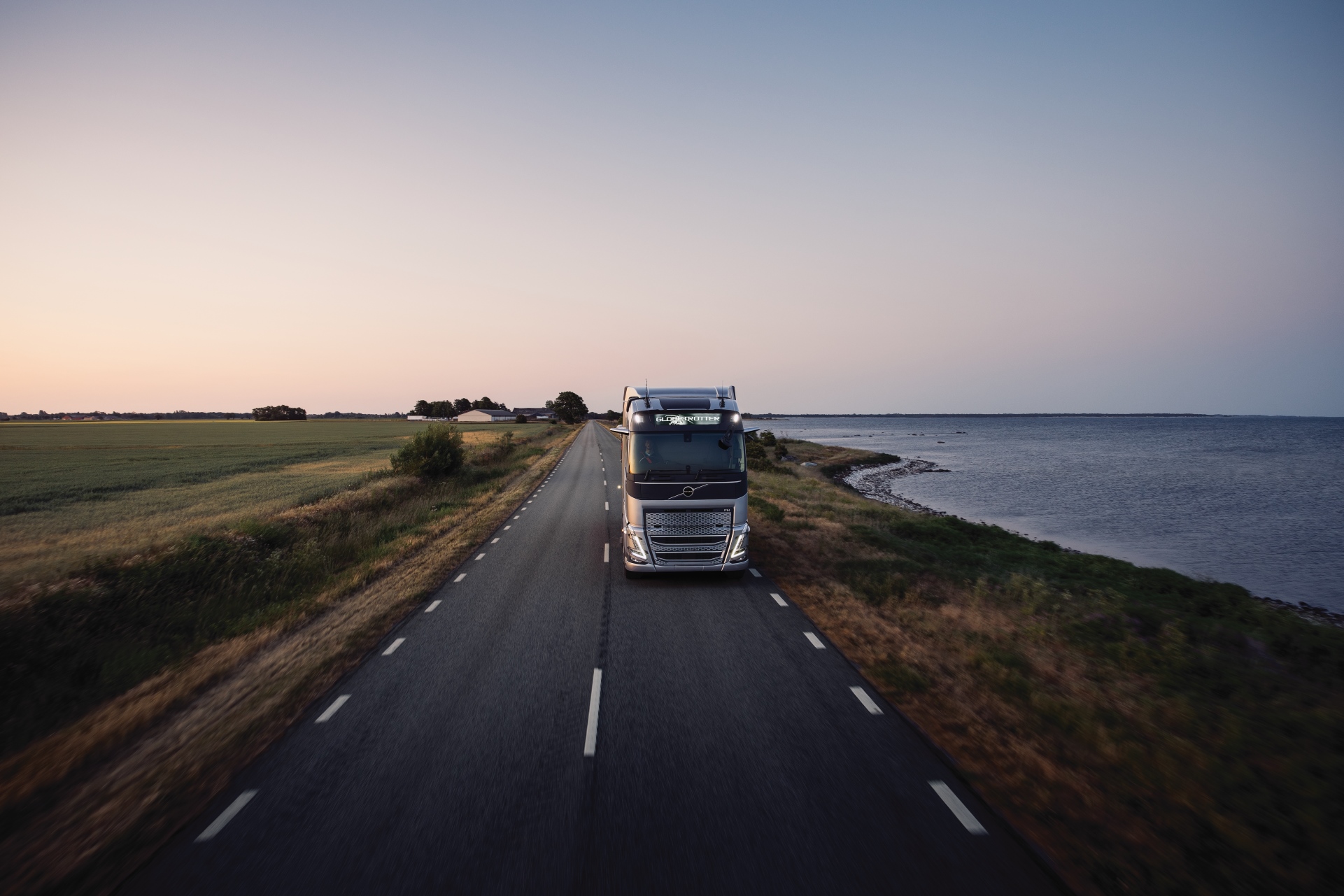 Volvo FH Aero on winter road