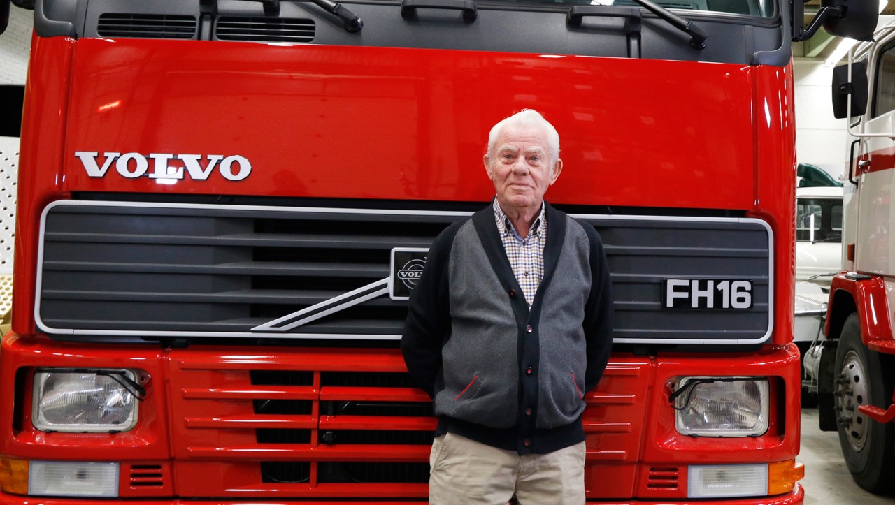 Man standing in front of Volvo FH
